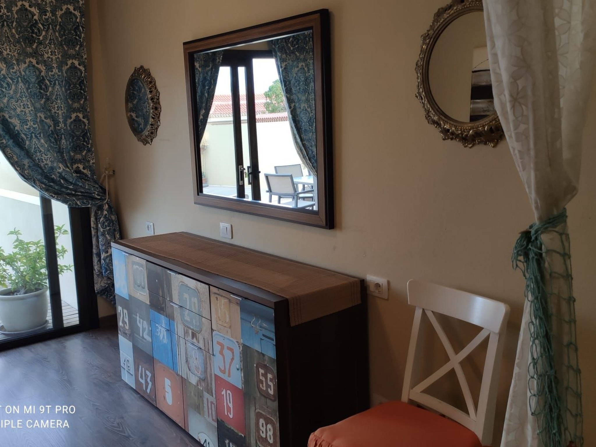 Geräumiges Haus mit exklusivem Schwimmbad und Solarium.-Binnen