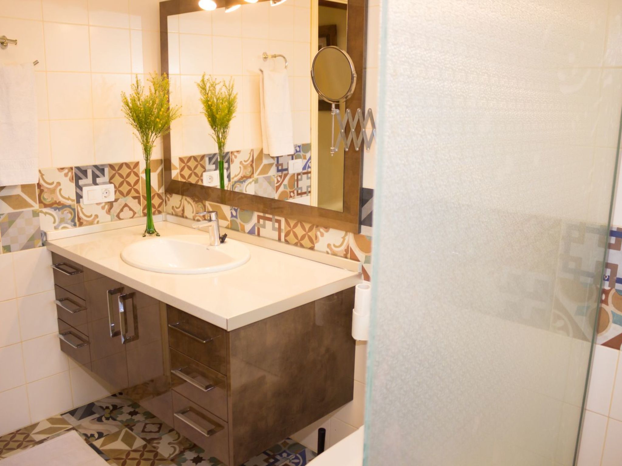 Photo of Geräumiges Haus mit exklusivem Schwimmbad und Solarium.