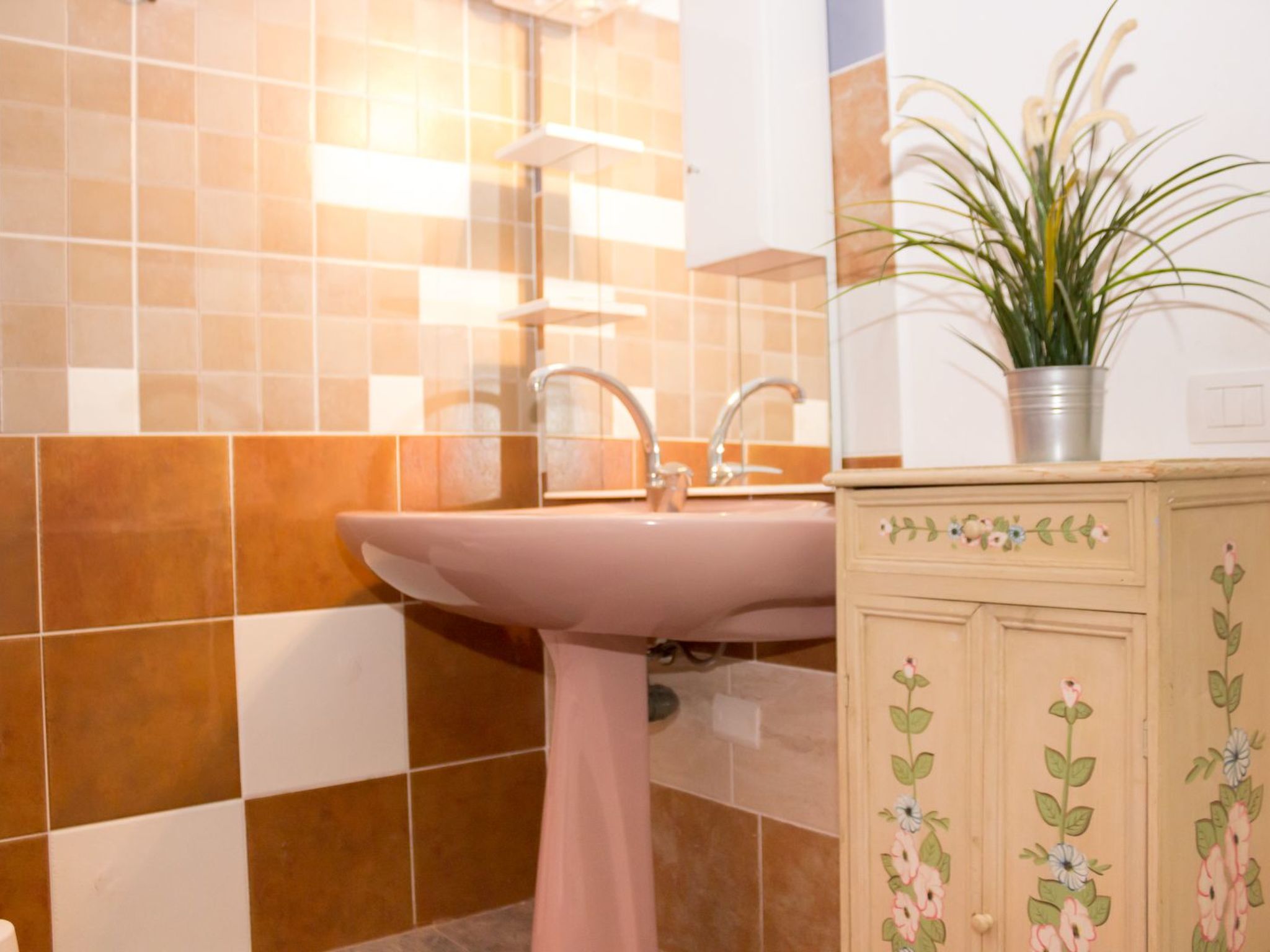 Photo of Geräumiges Haus mit exklusivem Schwimmbad und Solarium.