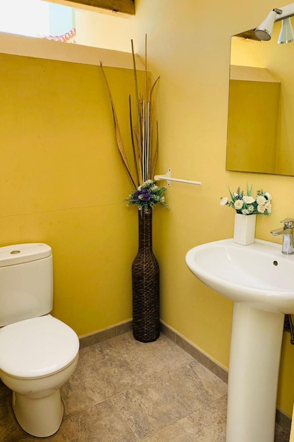 Geräumiges Haus mit exklusivem Schwimmbad und Solarium.-Binnen