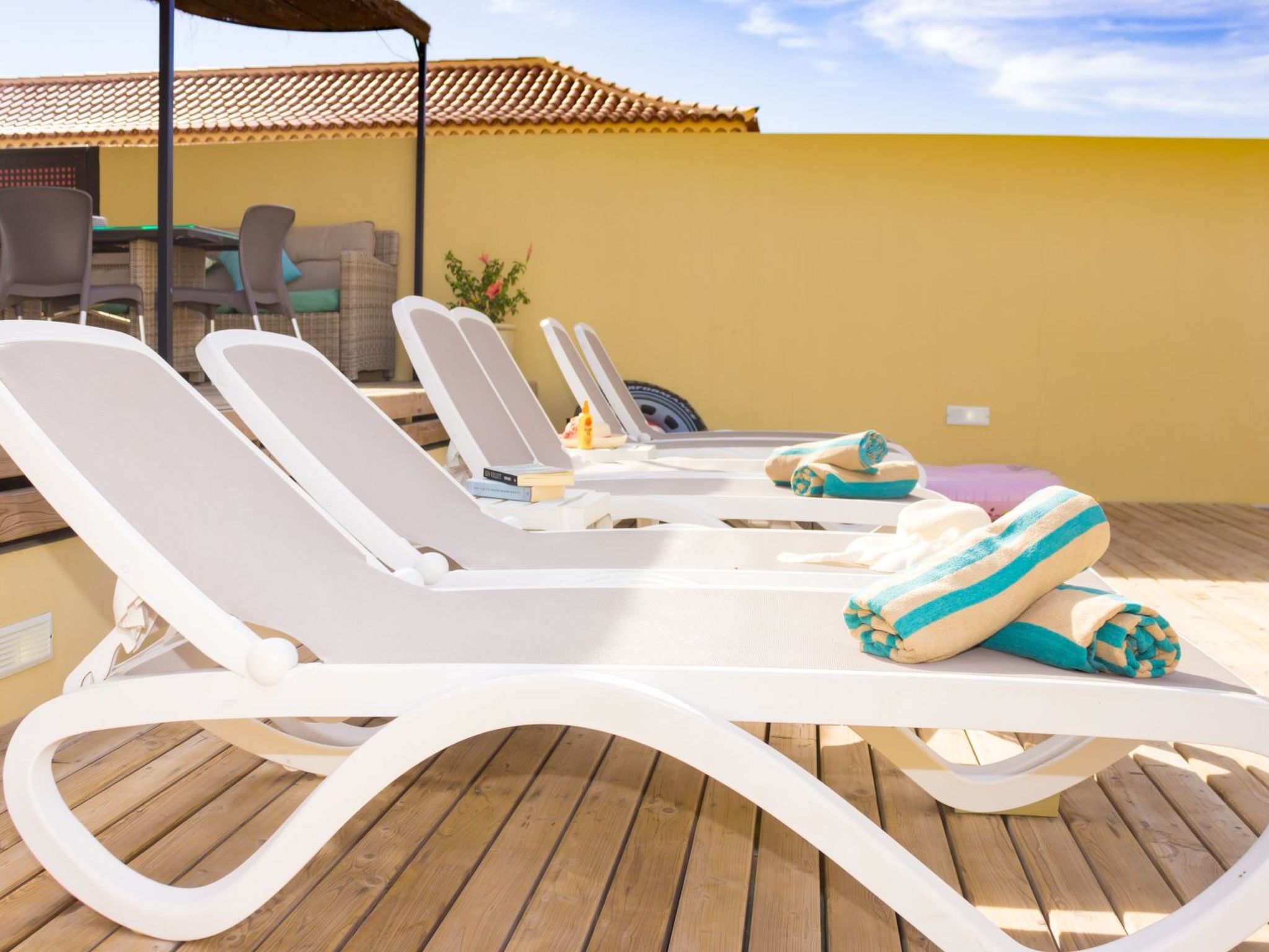 Geräumiges Haus mit exklusivem Schwimmbad und Solarium.-Binnen