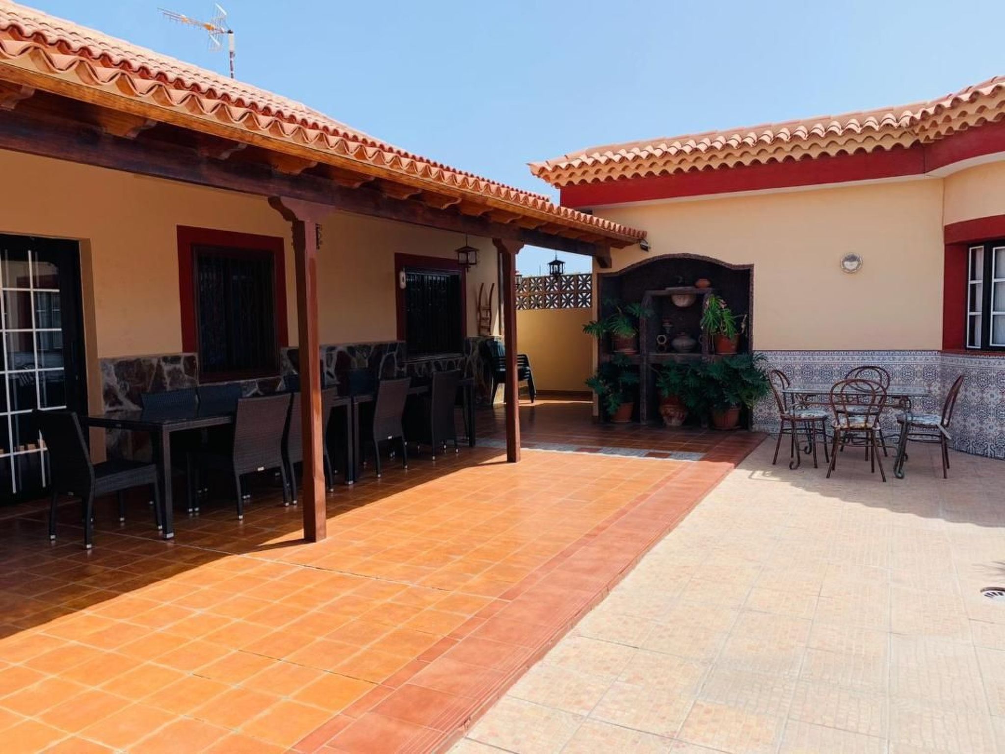 "Floratere" mit Terrasse-Outside