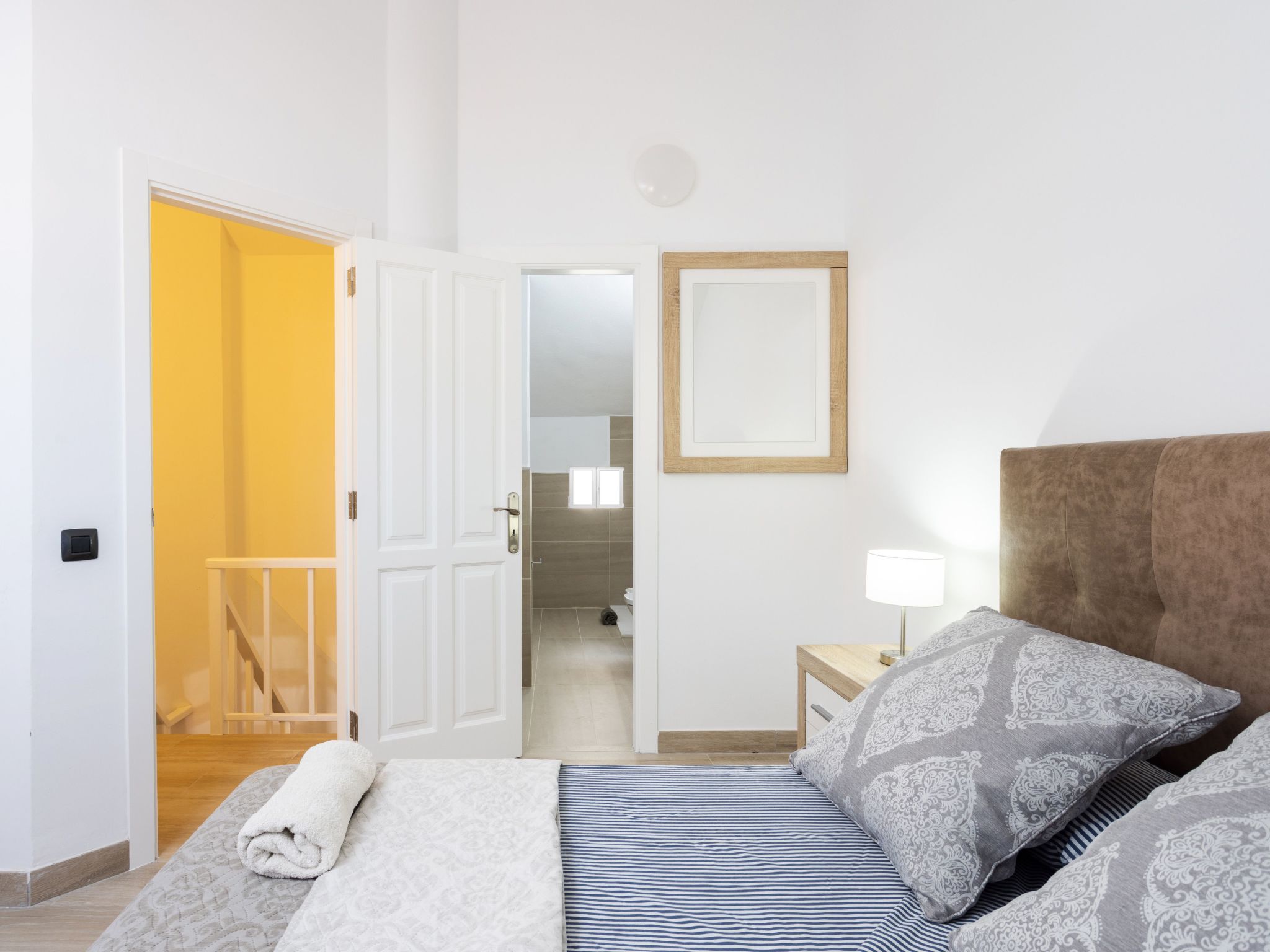 Moderne Wohnung mit Meerblick und Pool-Inside