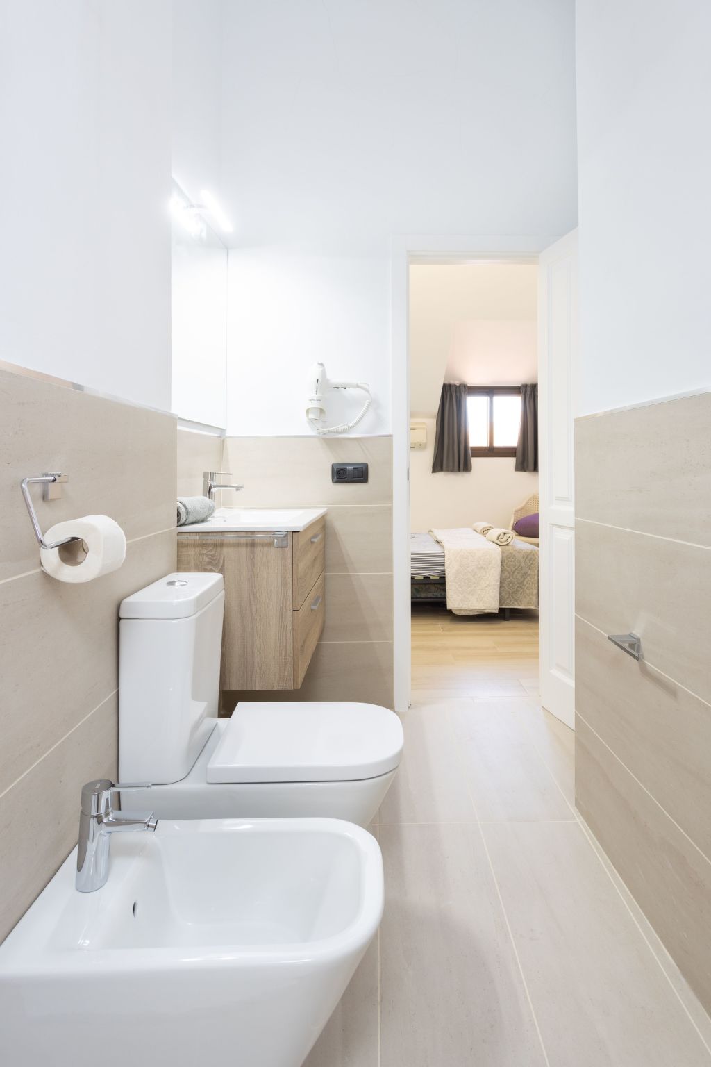 Moderne Wohnung mit Meerblick und Pool