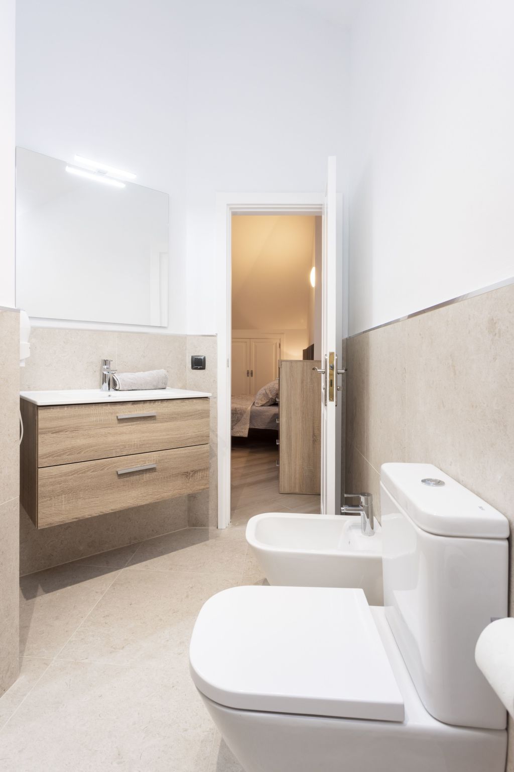 Moderne Wohnung mit Meerblick und Pool-Inside