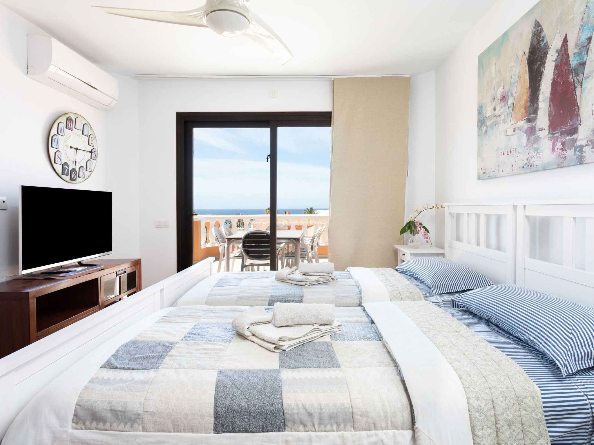 Attic Las Vistas mit wunderschönem Meerblick-Binnen