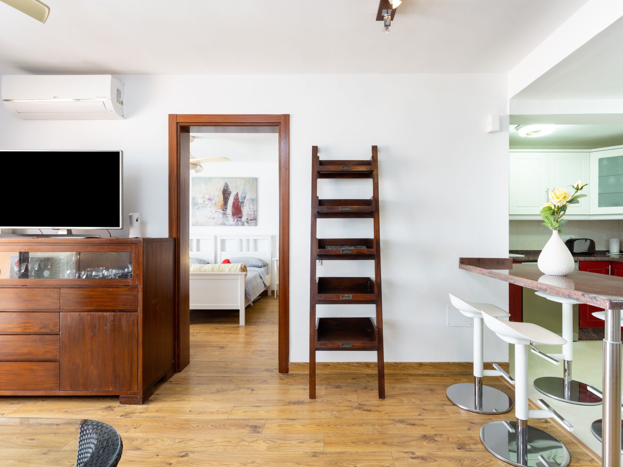 Attic Las Vistas mit wunderschönem Meerblick-Binnen