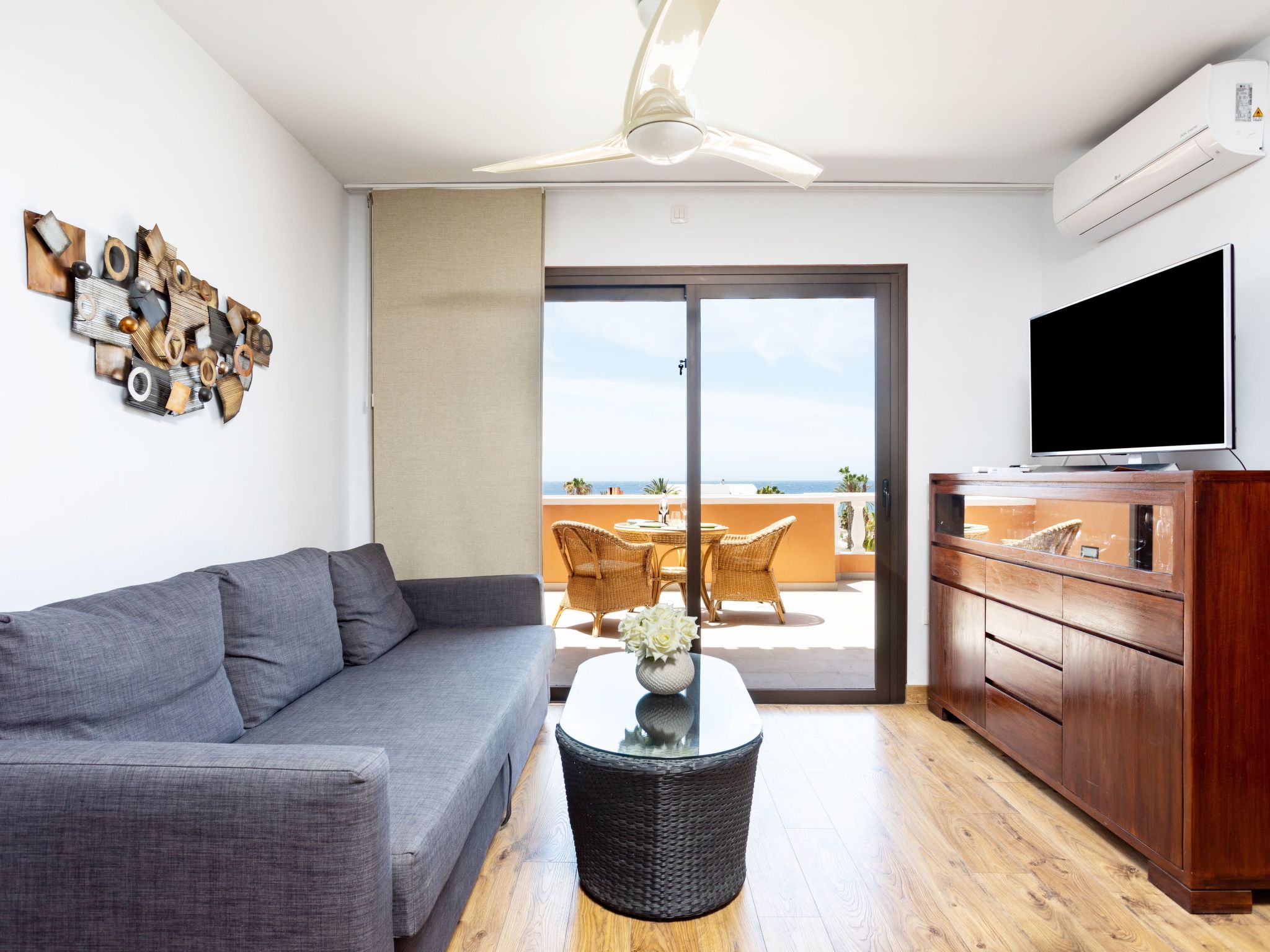 Attic Las Vistas mit wunderschönem Meerblick-Binnen