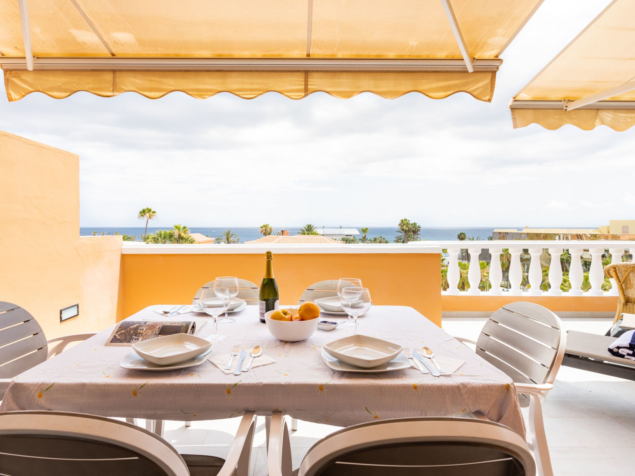 Attic Las Vistas mit wunderschönem Meerblick-Binnen