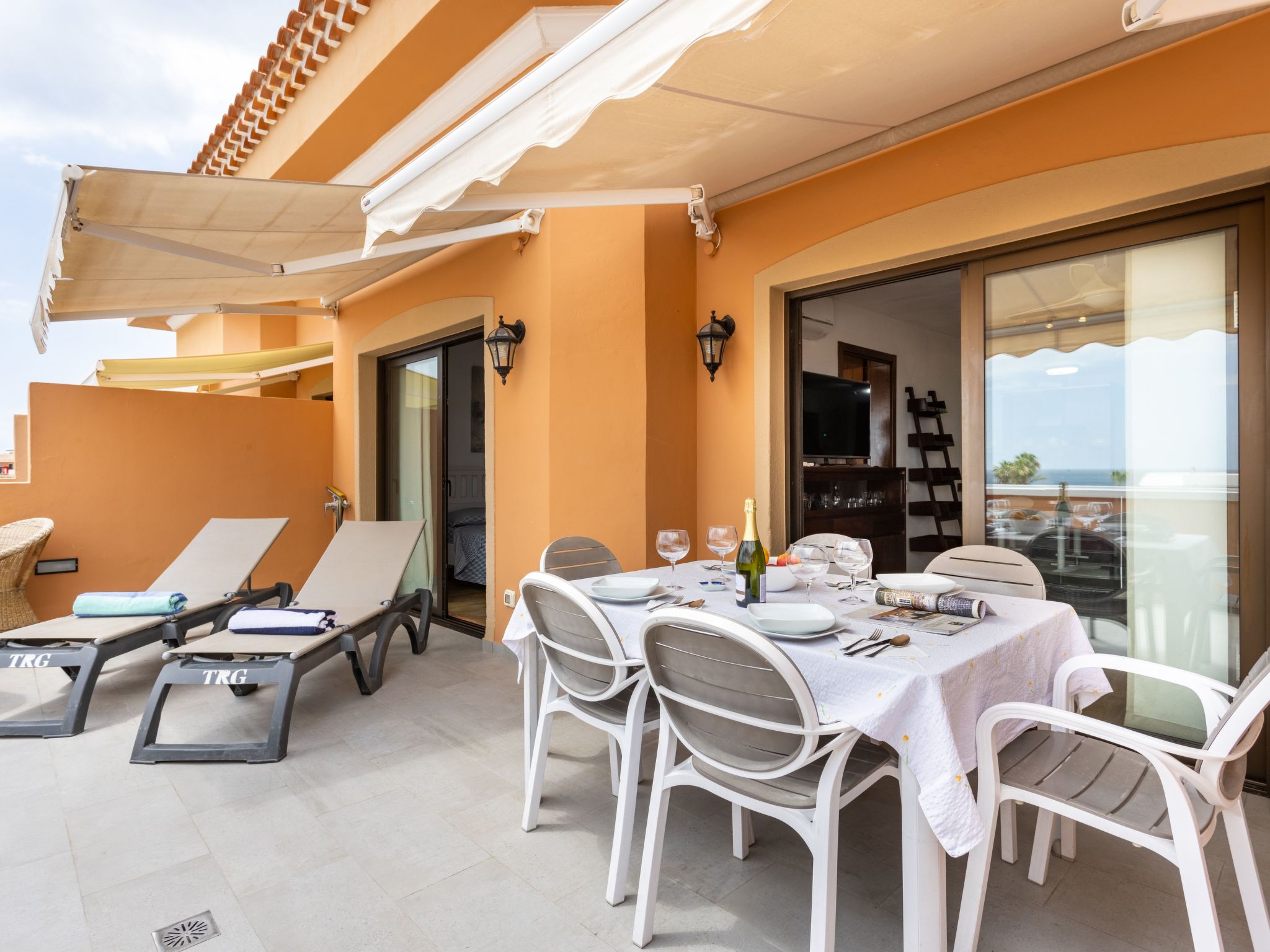 Attic Las Vistas mit wunderschönem Meerblick-Binnen