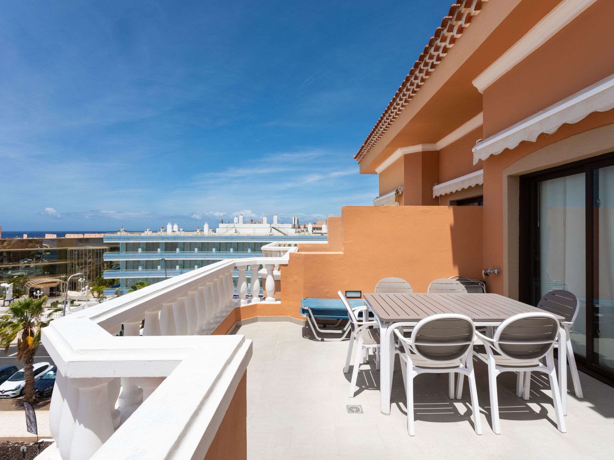 Attic Las Vistas mit wunderschönem Meerblick-Binnen