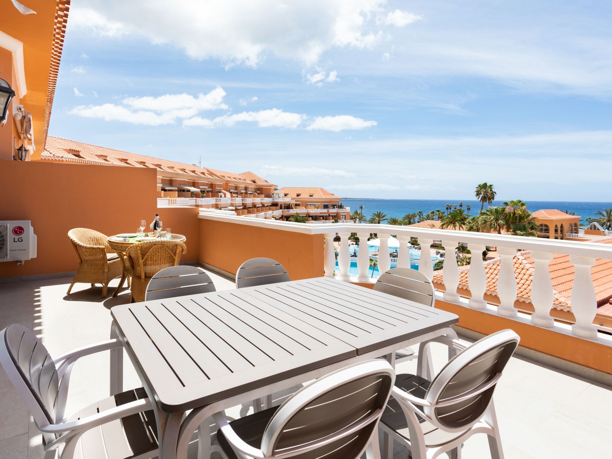 Attic Las Vistas mit wunderschönem Meerblick-Binnen