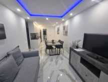 Casa Palmera 2: Vakantieappartement direct aan zee met verwarmd zwembad - thumbnail 4