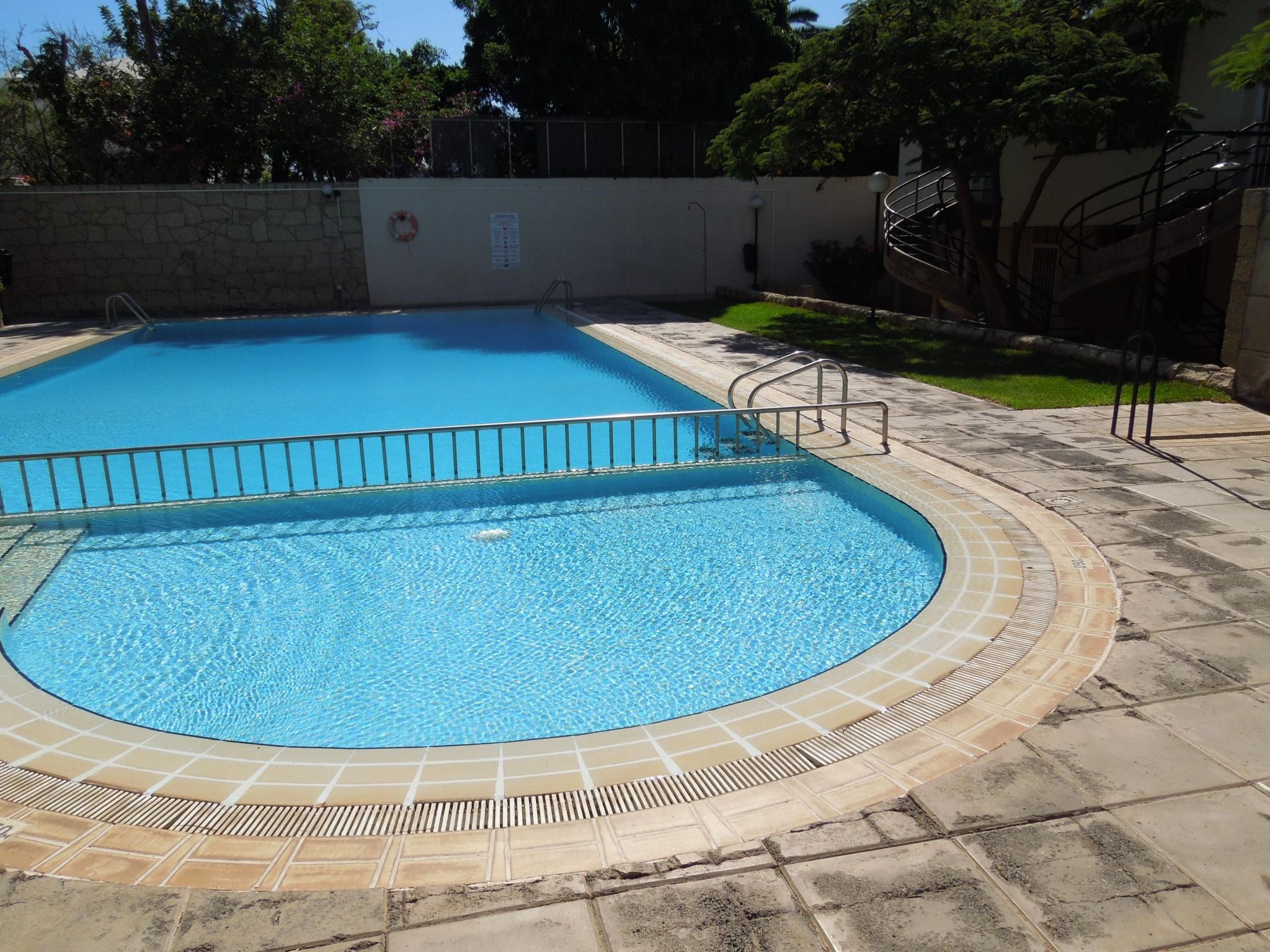 Apartment Jacaranda mit Pool