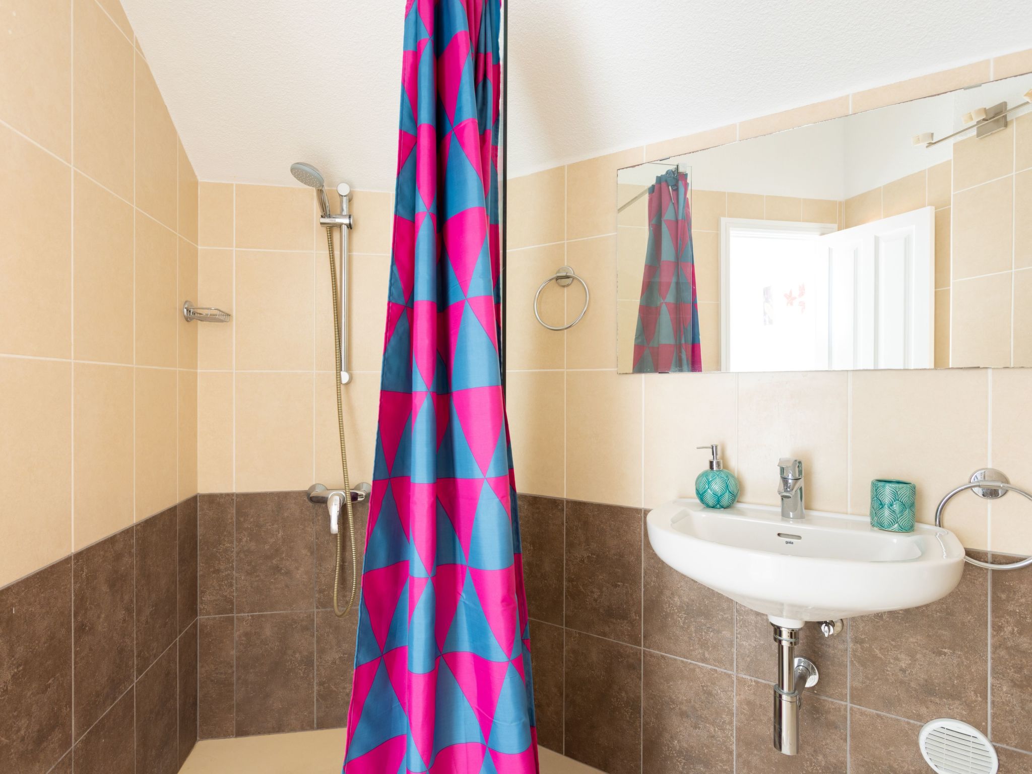 Exklusives Attic mit atemberaubendem Meerblick-Binnen