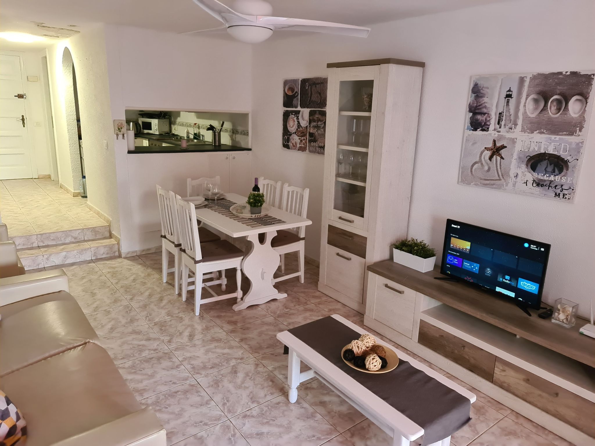 Mit Gemeinschaftspool-Inside