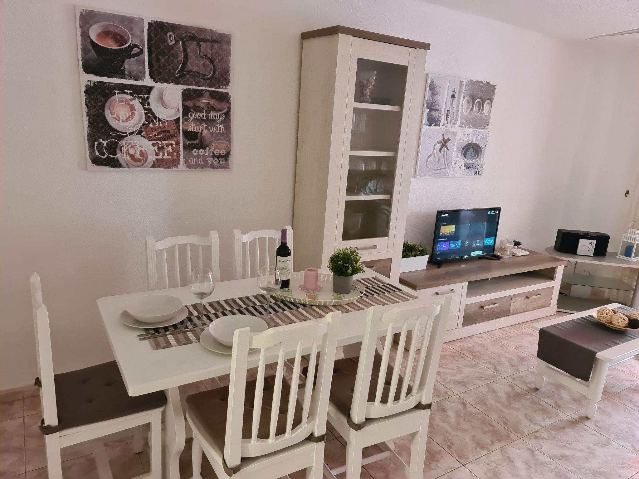 Mit Gemeinschaftspool-Inside