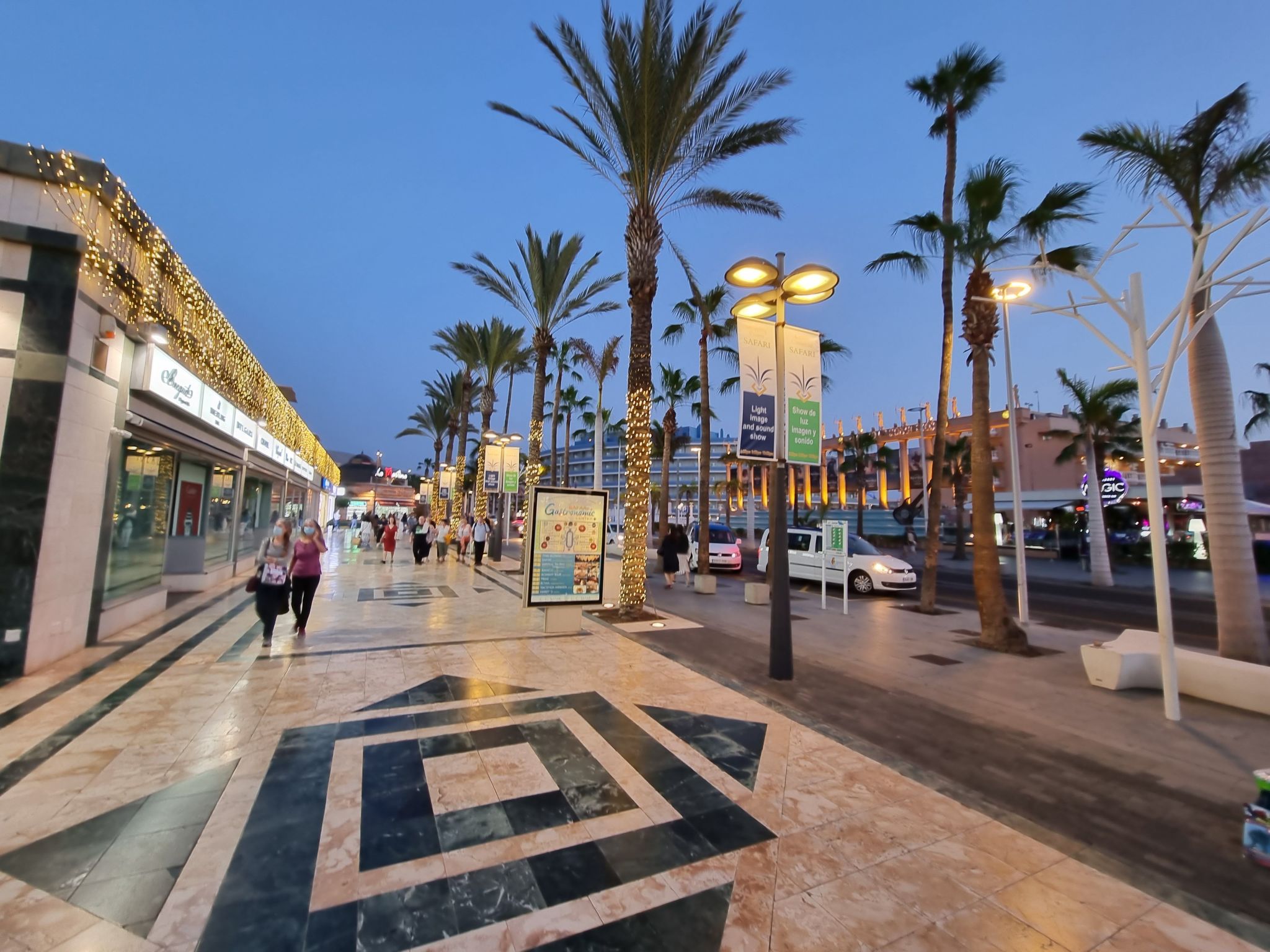 Mit Gemeinschaftspool-Inside