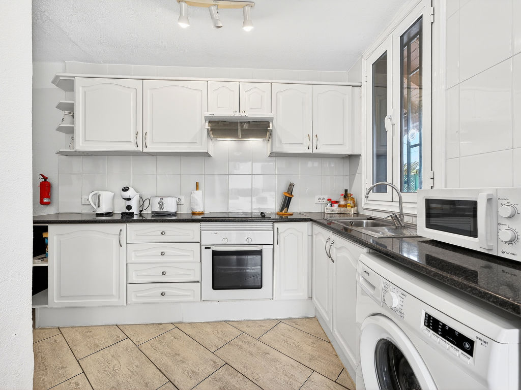 Parque Santiago II — Kitchen / Dining Room