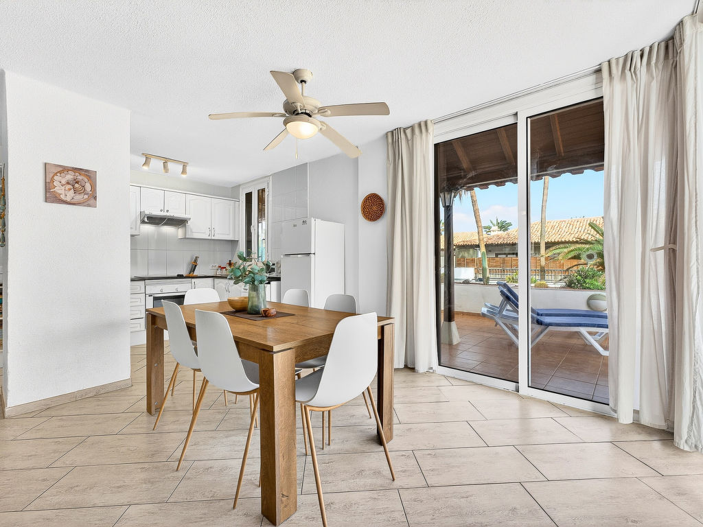 Parque Santiago II — Kitchen / Dining Room