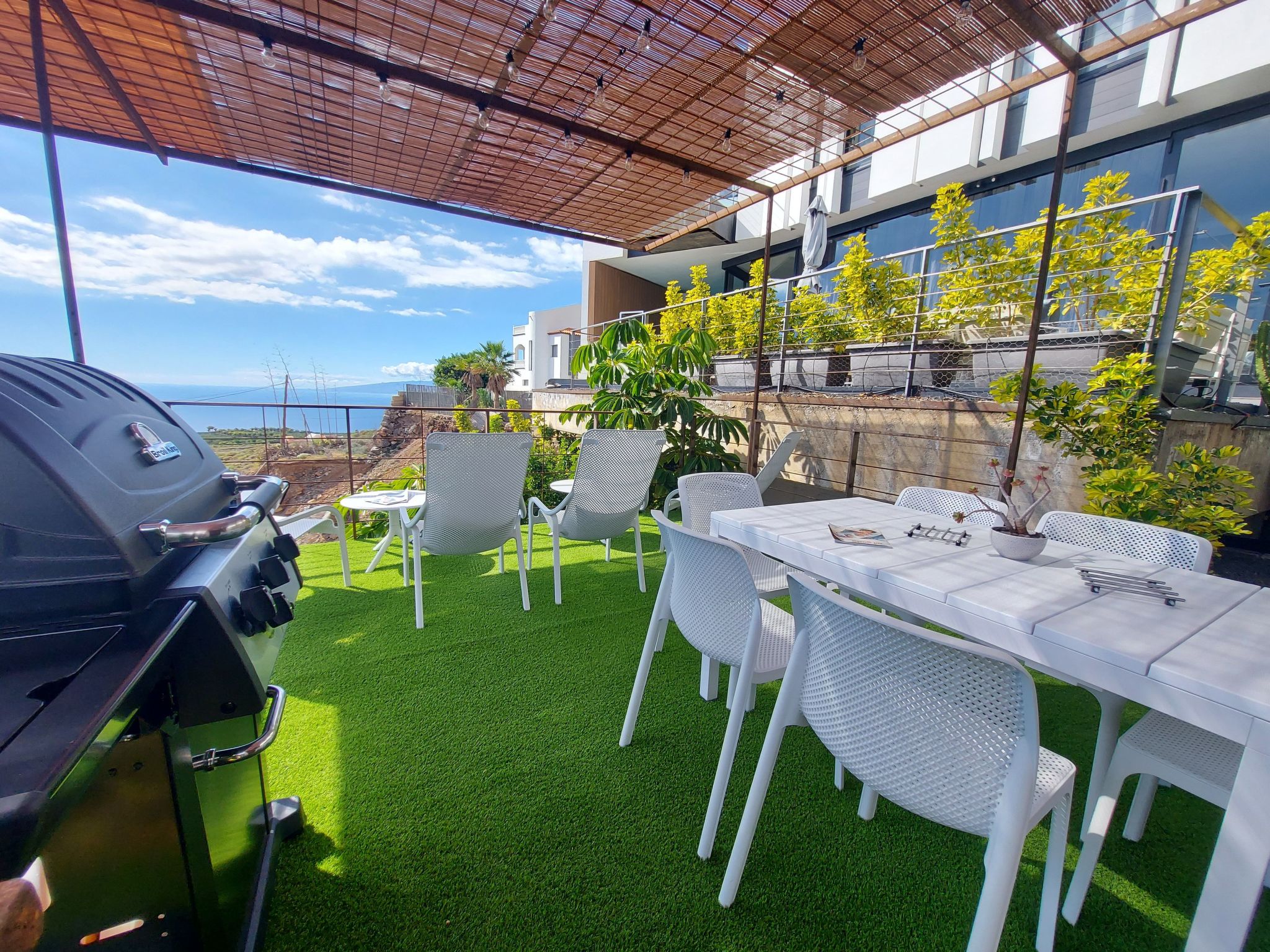 Mit überdachtem Pool in Tijoco Bajo-Dedans