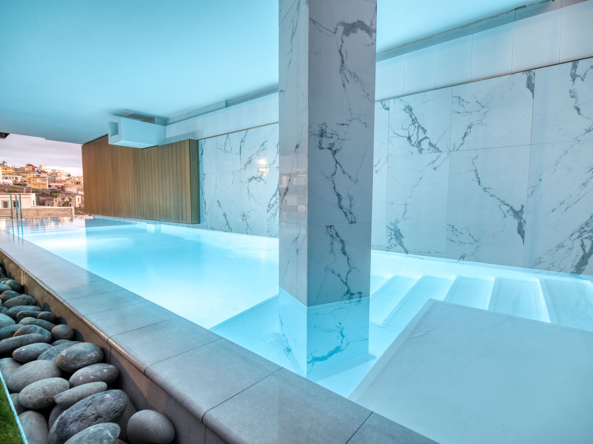 Mit überdachtem Pool in Tijoco Bajo-Dedans