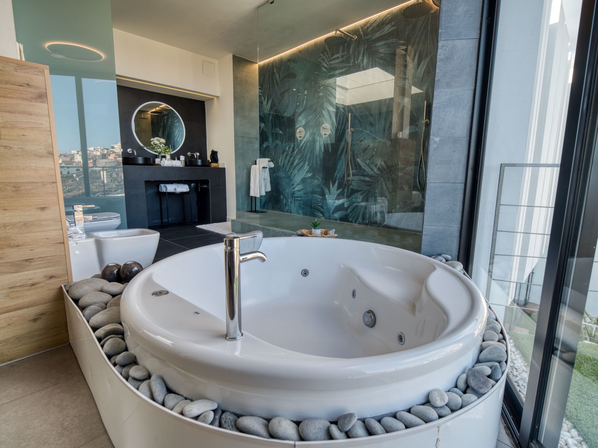 Mit überdachtem Pool in Tijoco Bajo-Dedans