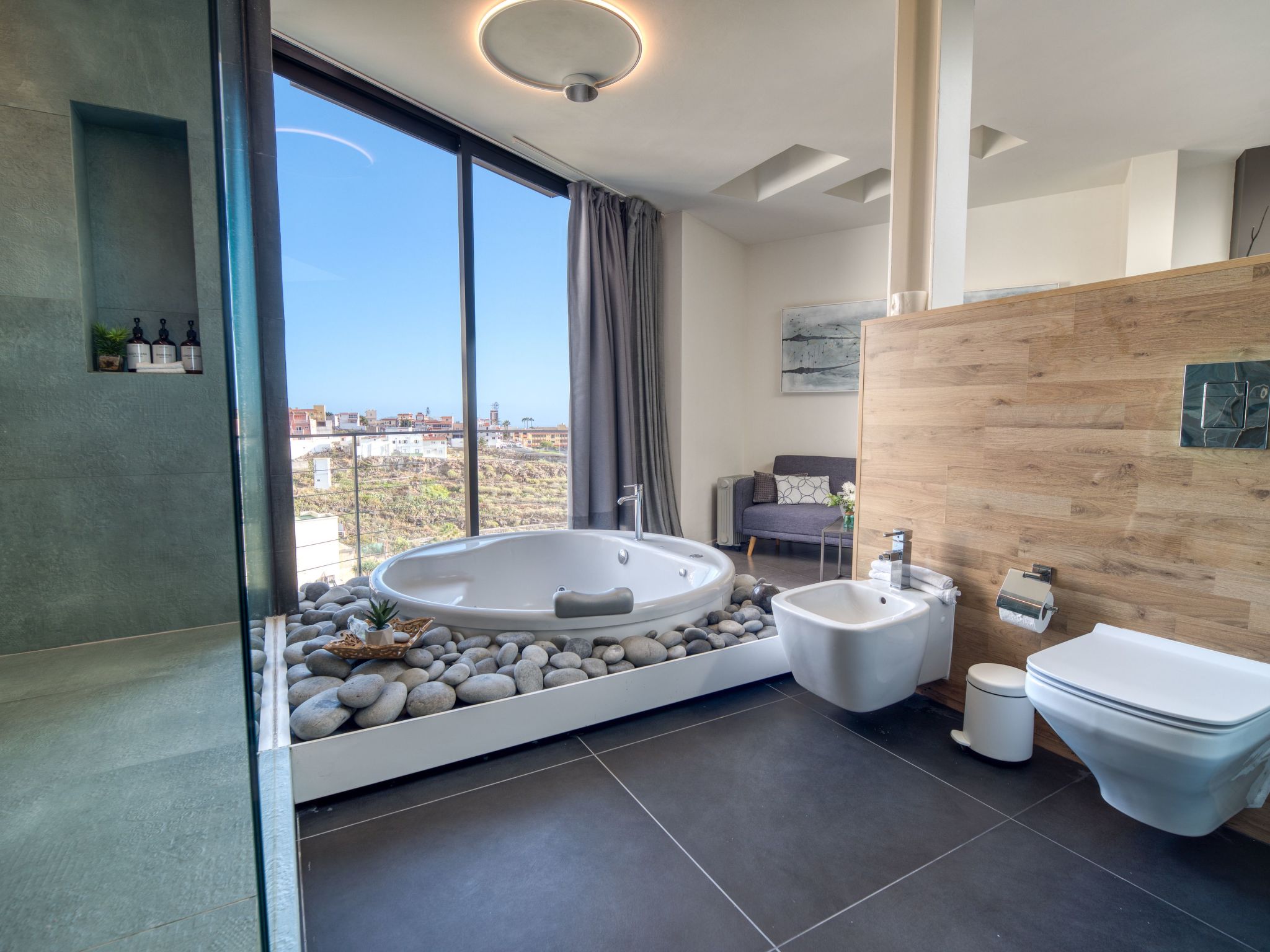 Mit überdachtem Pool in Tijoco Bajo-Dedans