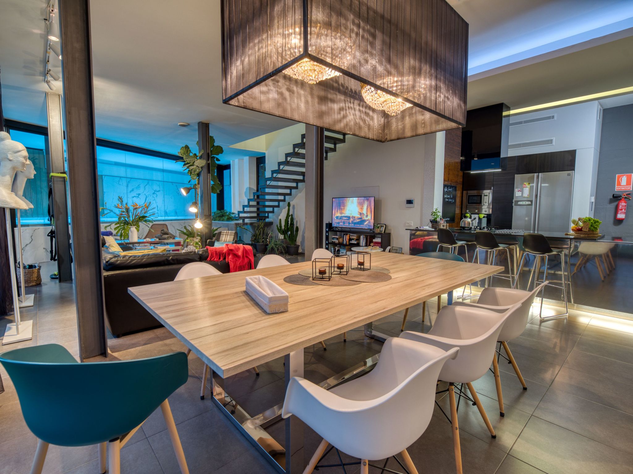 Mit überdachtem Pool in Tijoco Bajo-Dedans