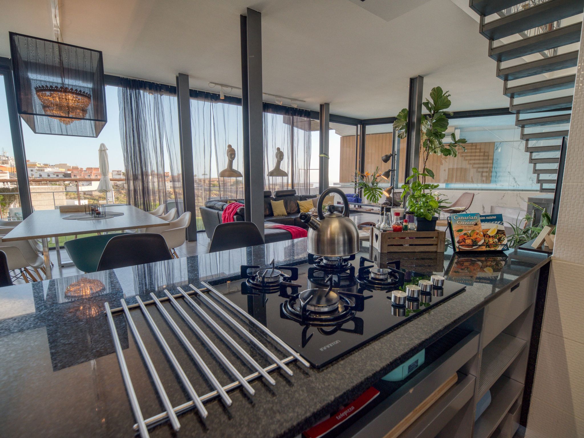 Mit überdachtem Pool in Tijoco Bajo-Dedans