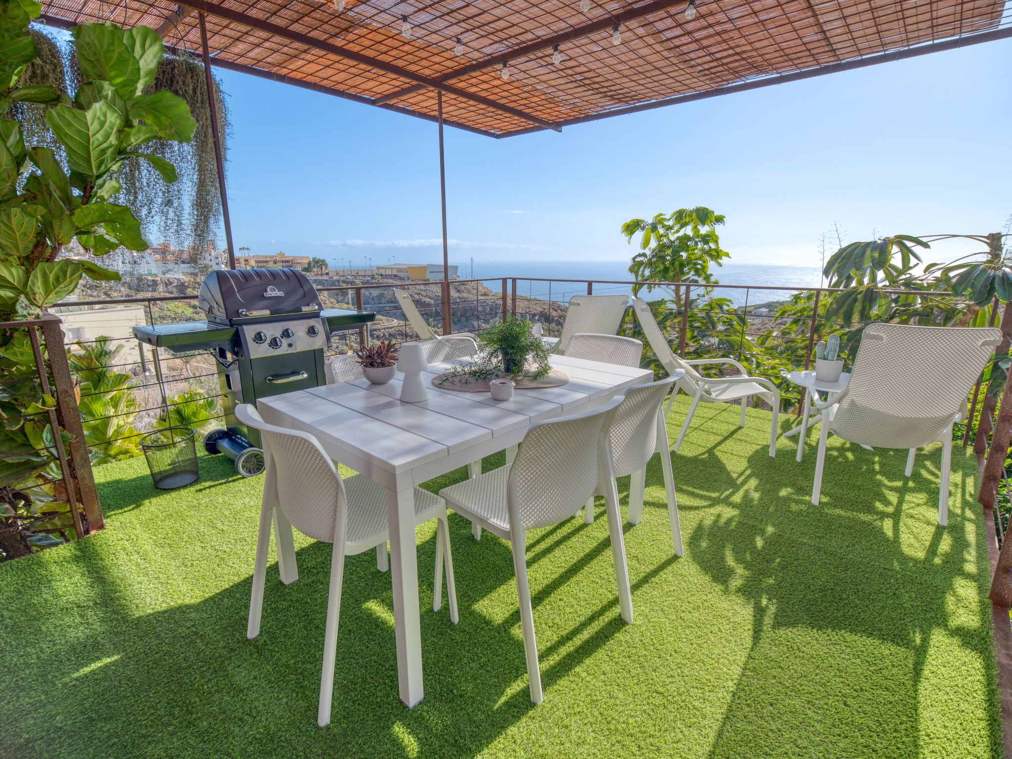 Mit überdachtem Pool in Tijoco Bajo-Dedans