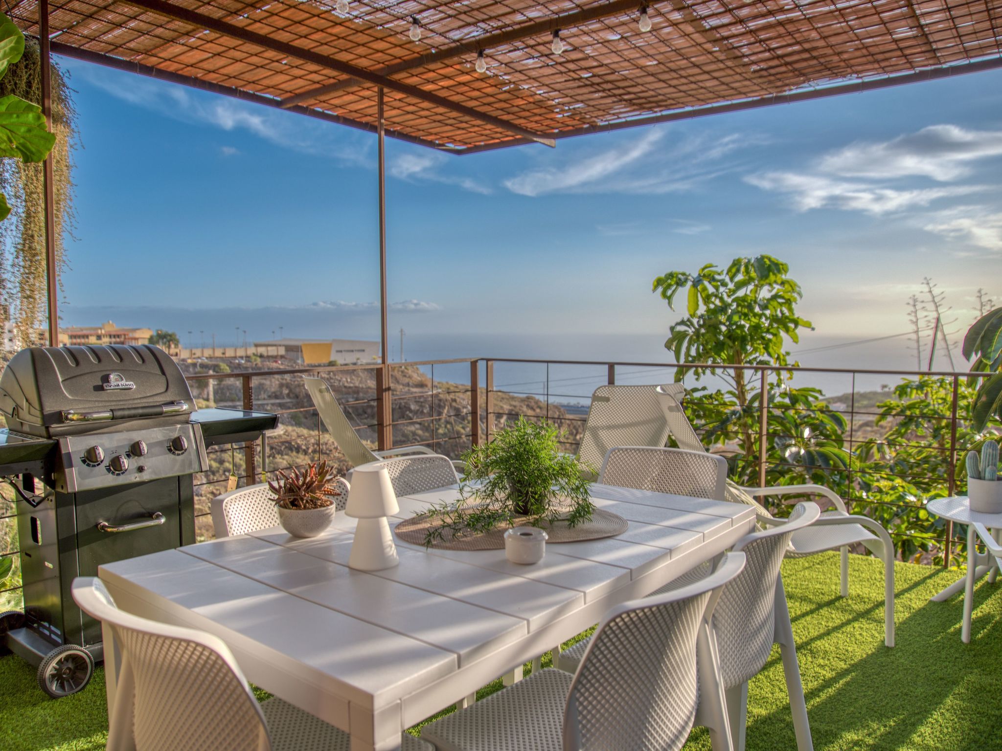 Mit überdachtem Pool in Tijoco Bajo-Dedans