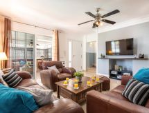 Villa Naranja: Ruime vrijstaande villa met verwarmd privézwembad en panoramisch zeezicht - thumbnail 6