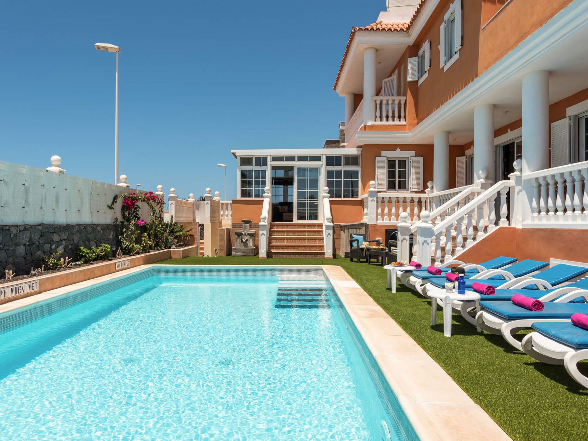 Villa Naranja mit beheiztem Pool und Meerblick-Binnen