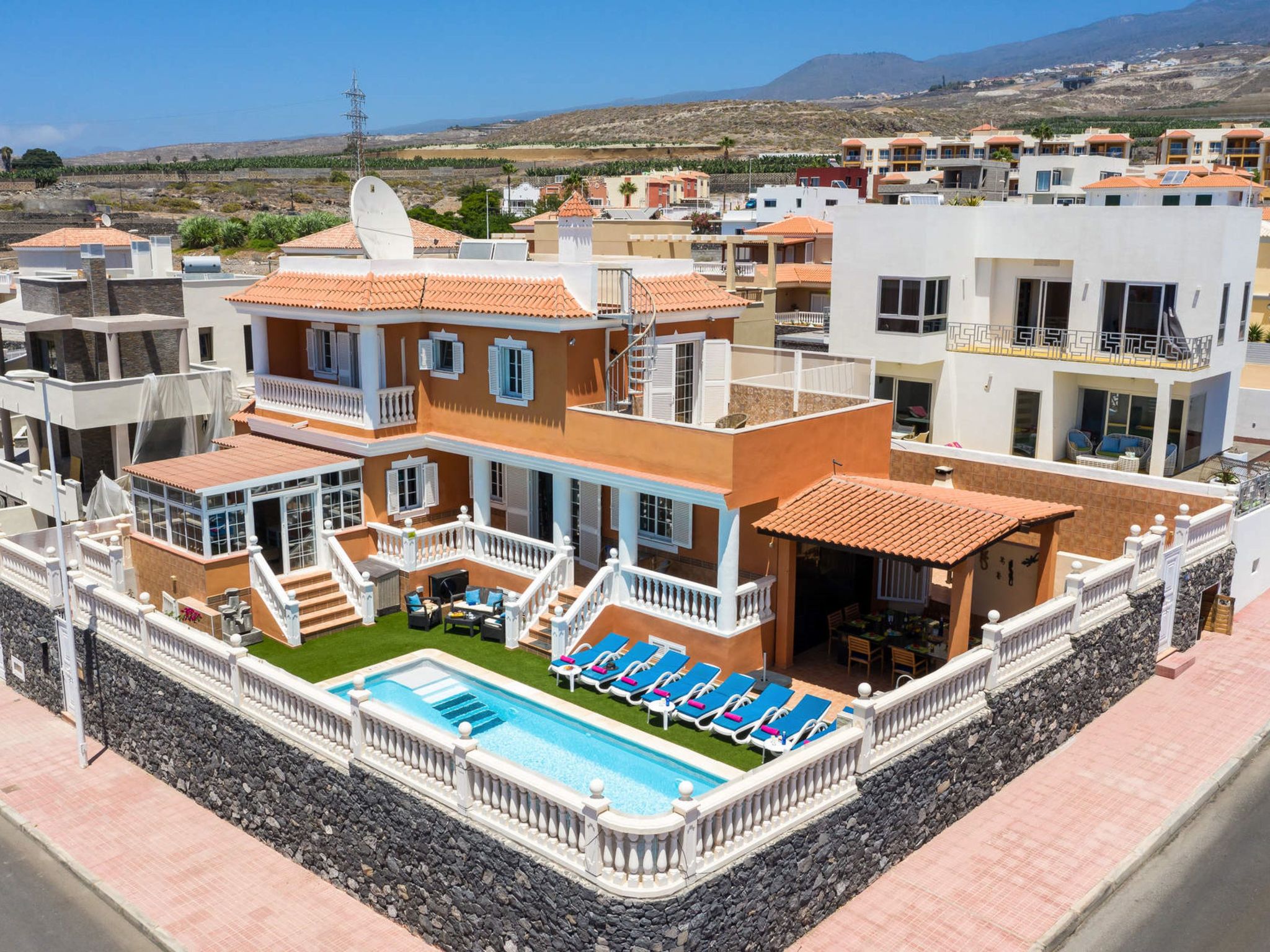 Villa Naranja mit beheiztem Pool und Meerblick-Binnen