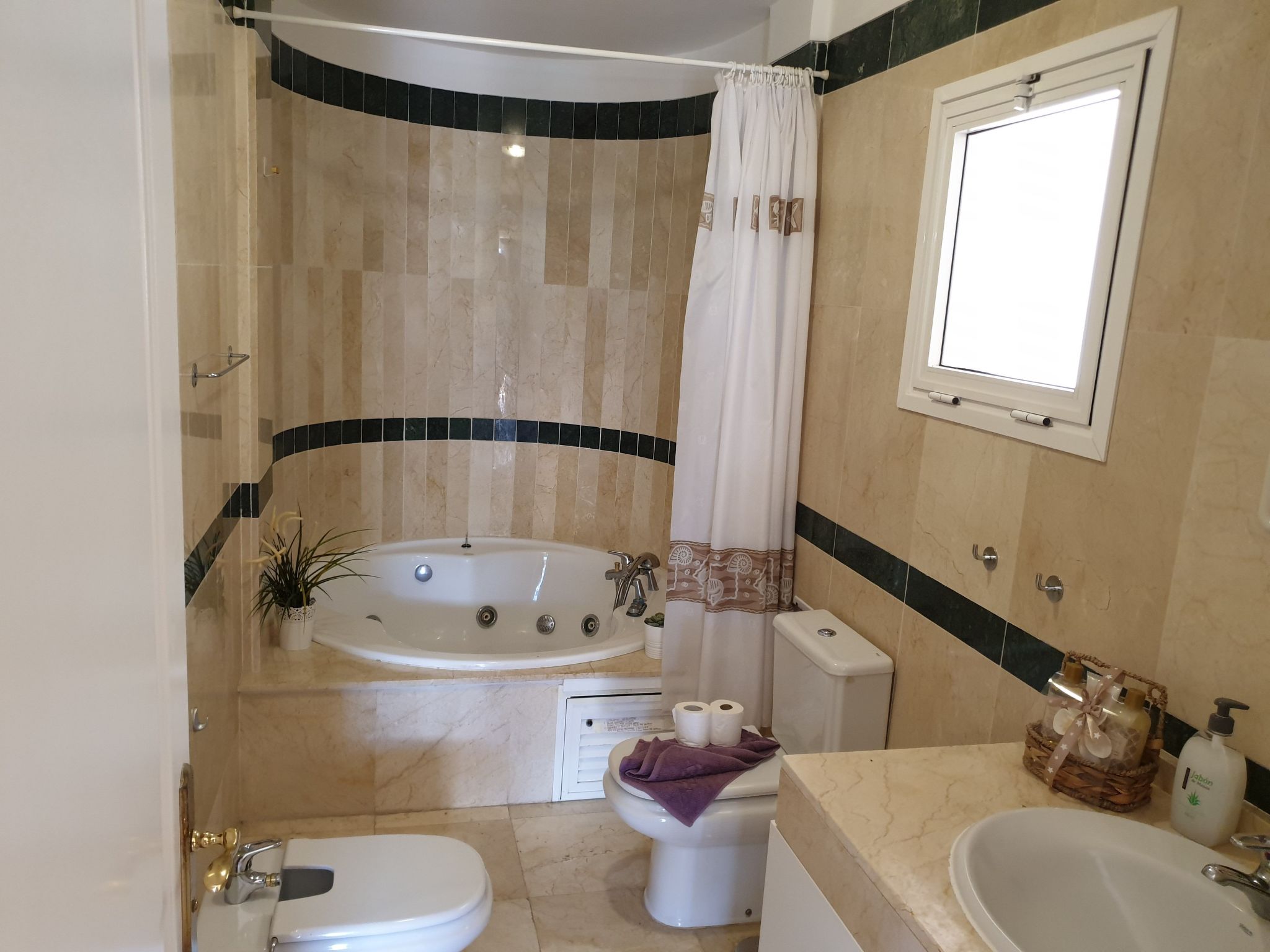 Mit beheiztem gemeinsamem Pool-Image-tags.info