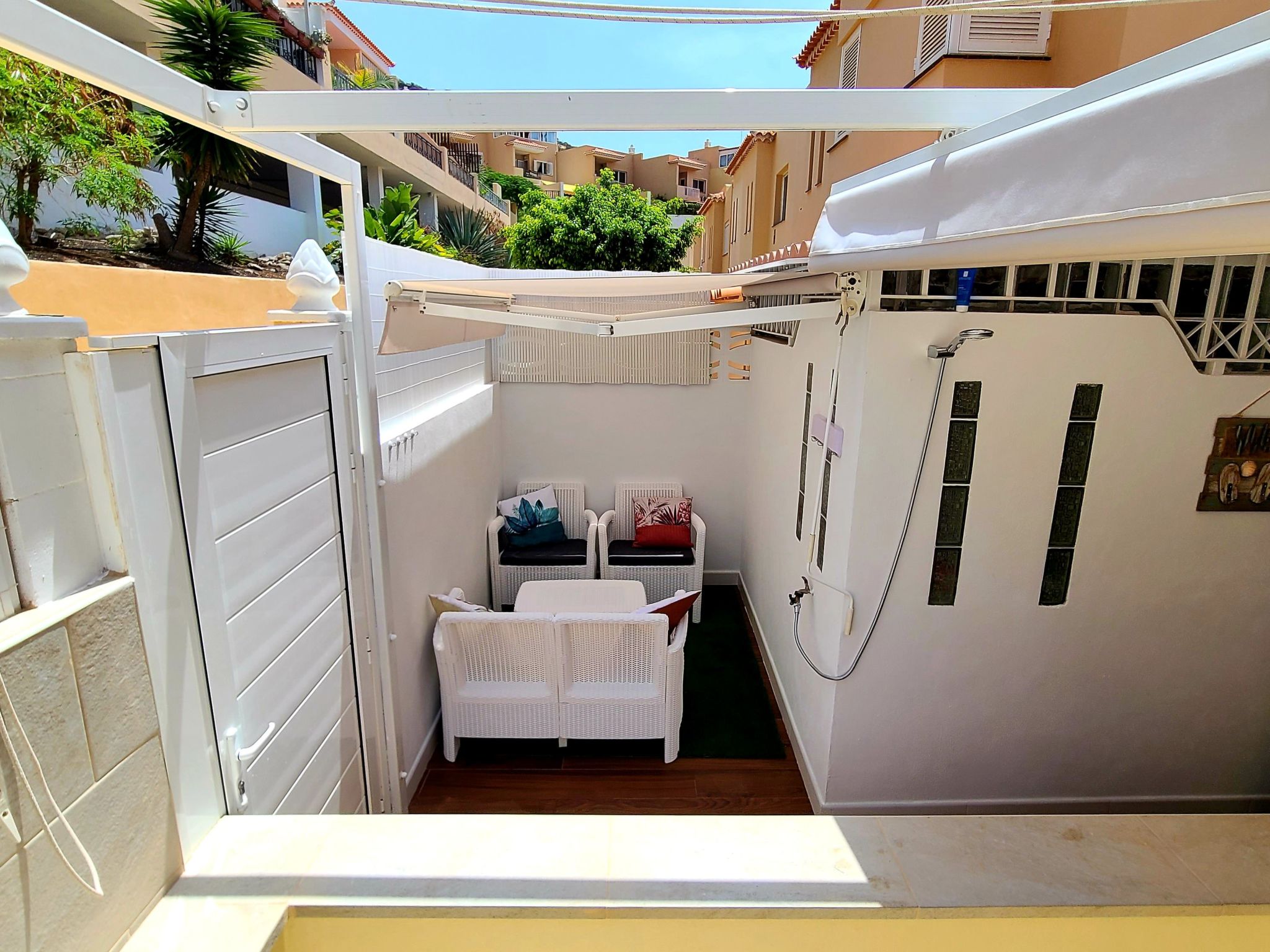 Modernes Luxus-Haus mit phantastischem Meerblick, beheizter Pool und WIFI - Binnen