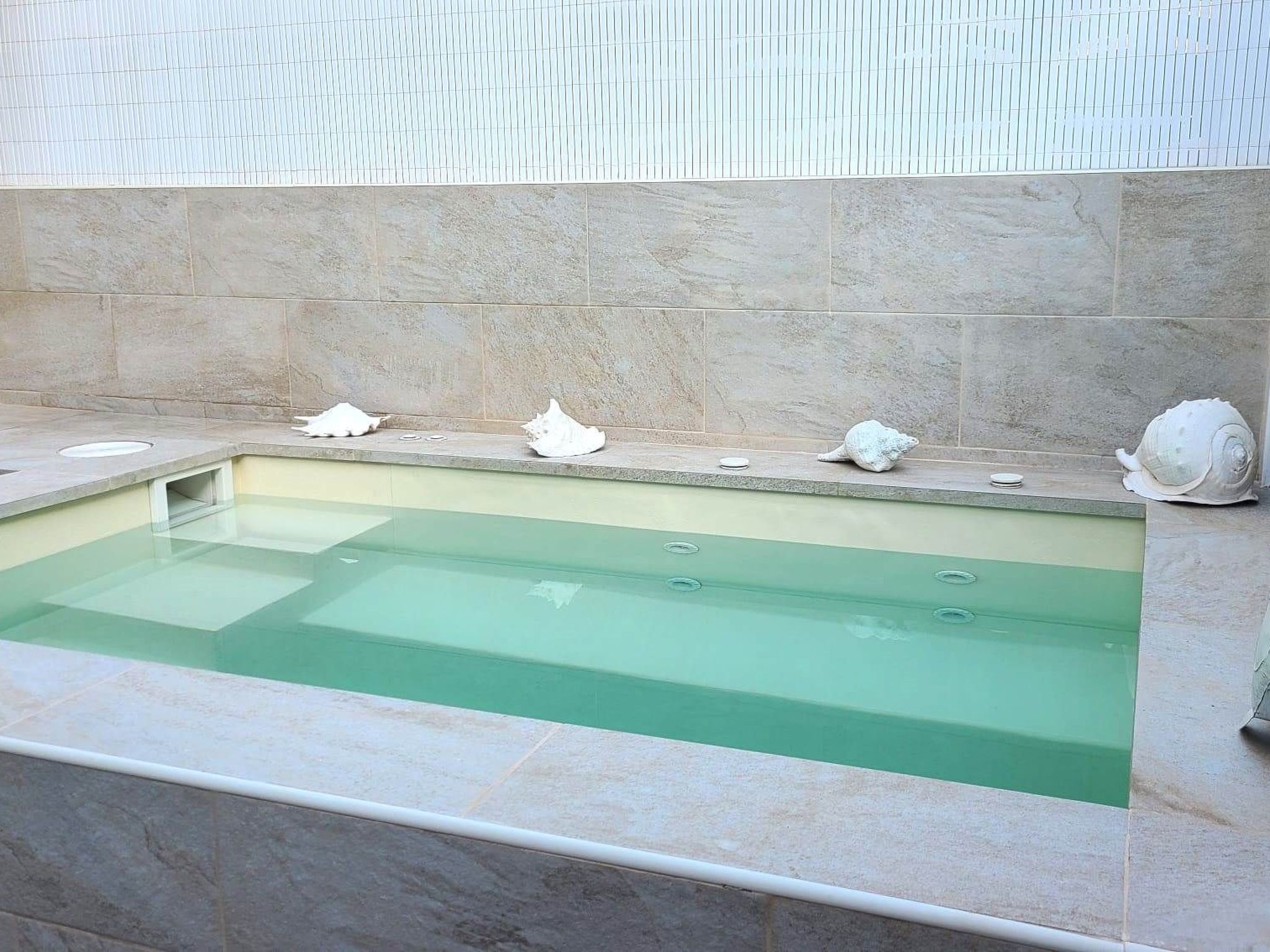 Modernes Luxus-Haus mit phantastischem Meerblick, beheizter Pool und WIFI - Binnen