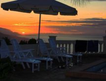 Wohnung mit Panoramaterrasse, Grill und Pool