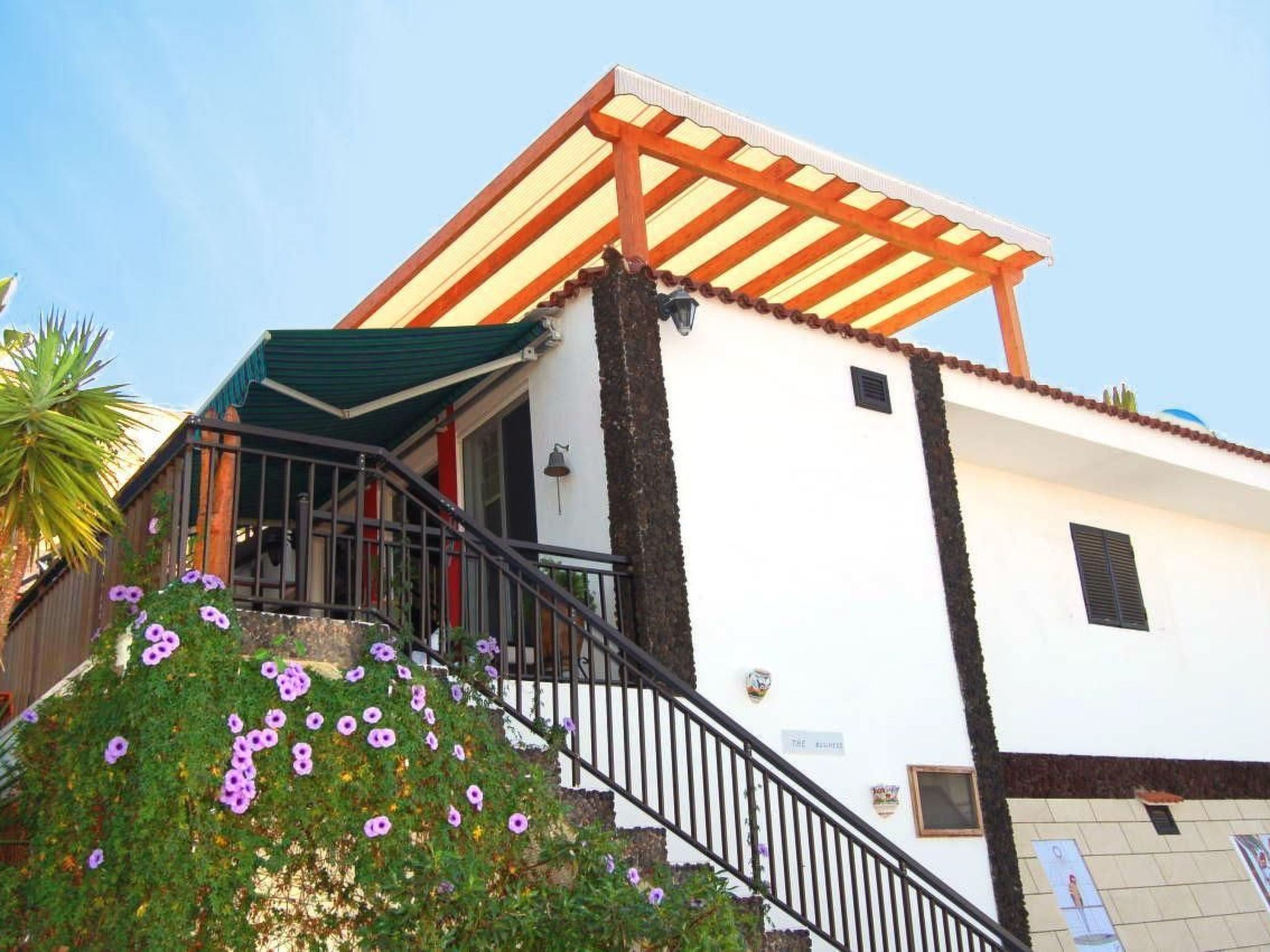 Business in Alcala-Image-tags.info