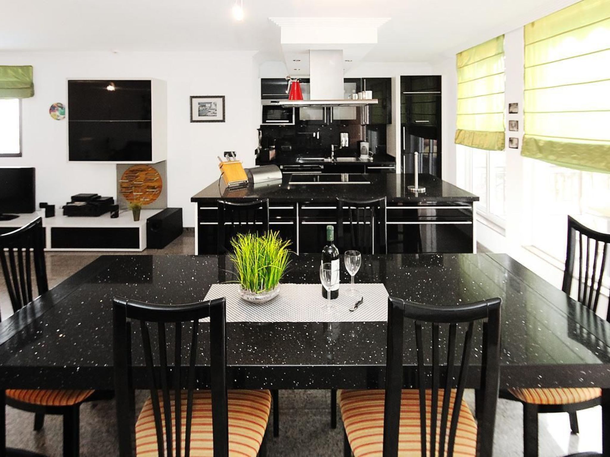 Business in Alcala-Image-tags.info