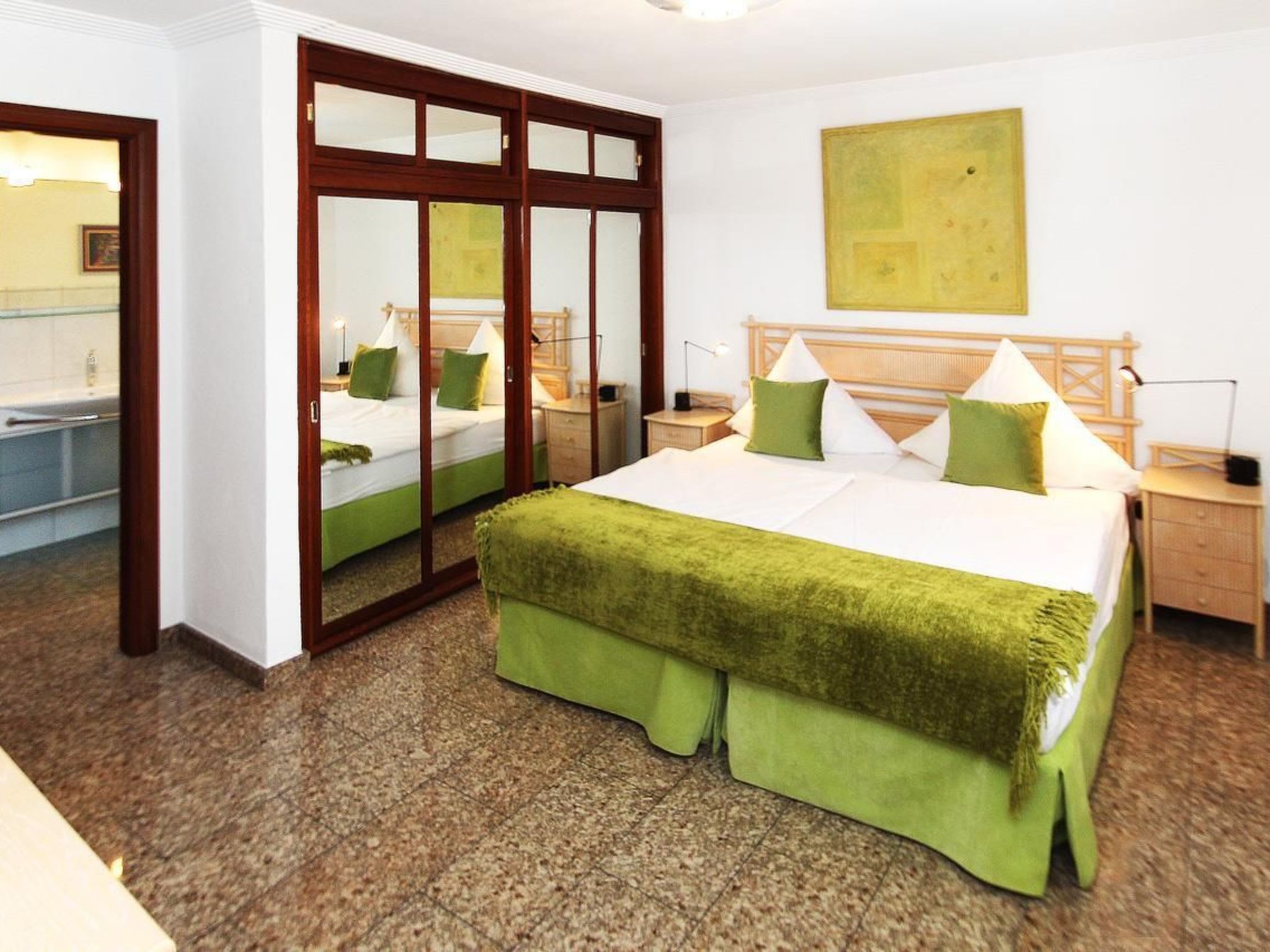 Business in Alcala-Image-tags.info