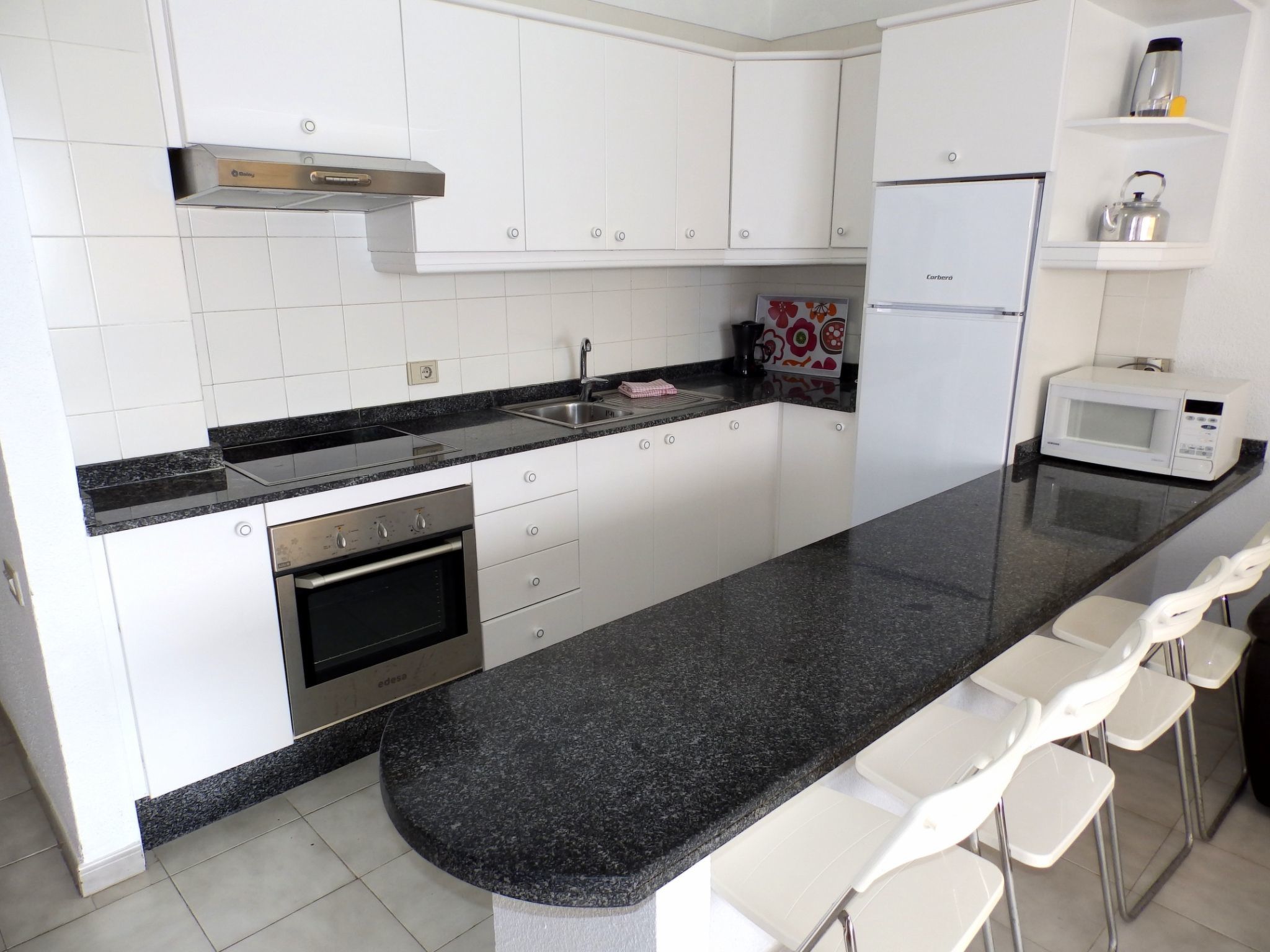 Mit Balkon und Meerblick-Inside