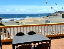 Haus mit Wifi und Terrasse direkt am Strand