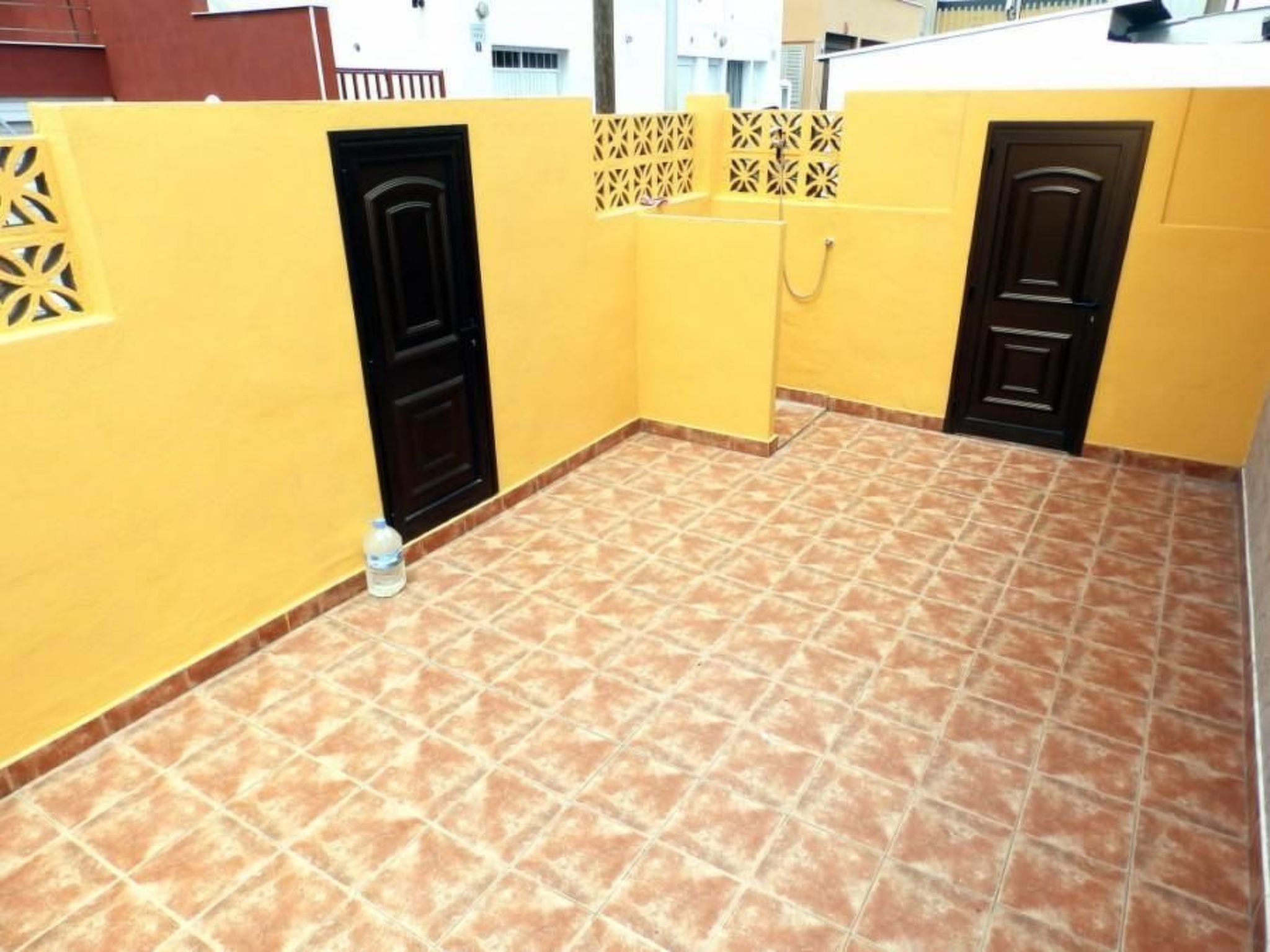 Haus mit Wifi und Terrasse direkt am Strand-Binnen