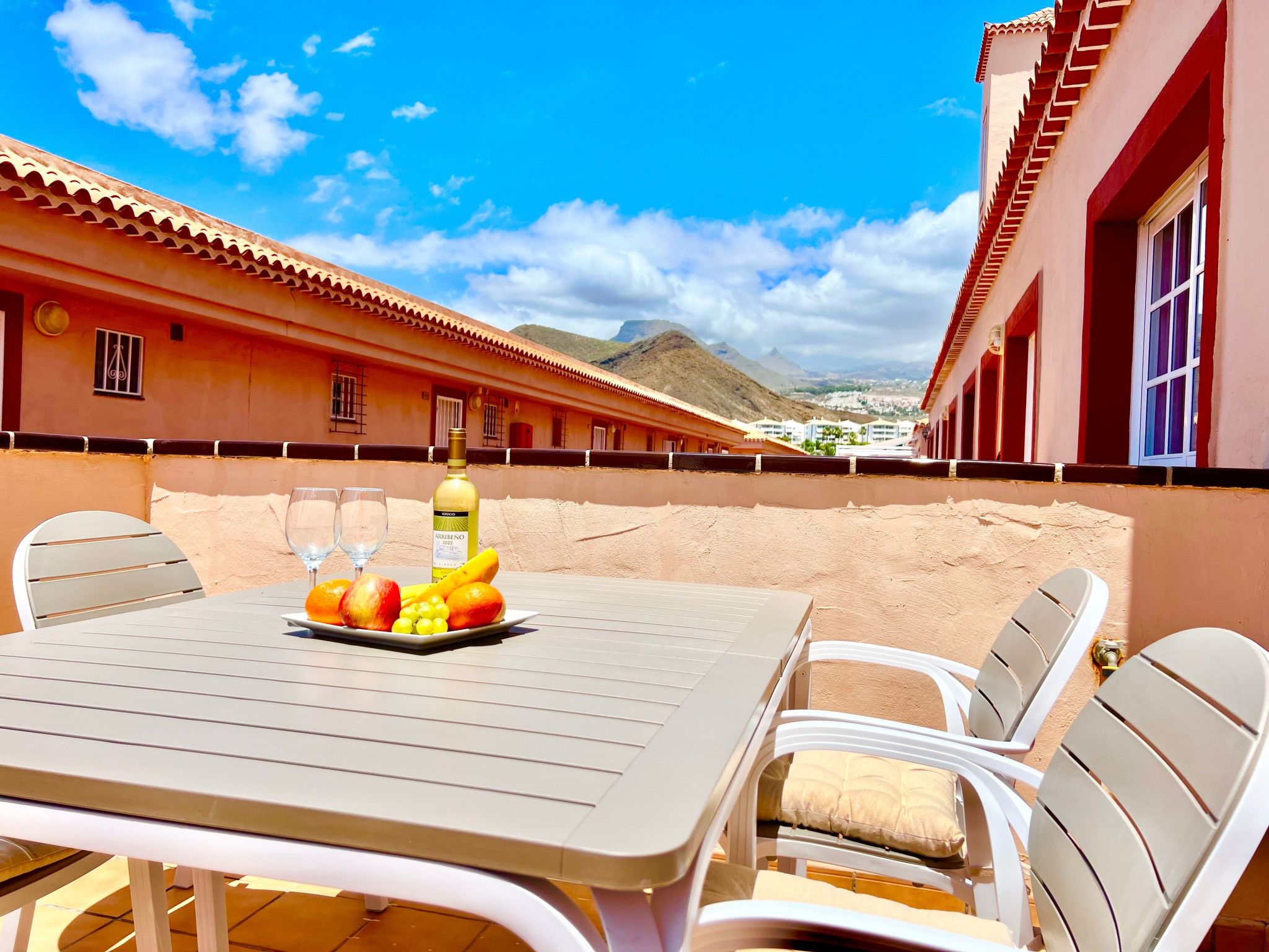 Appartement in Los Cristianos mit gemeinsamem Pool und Terrasse-Outside