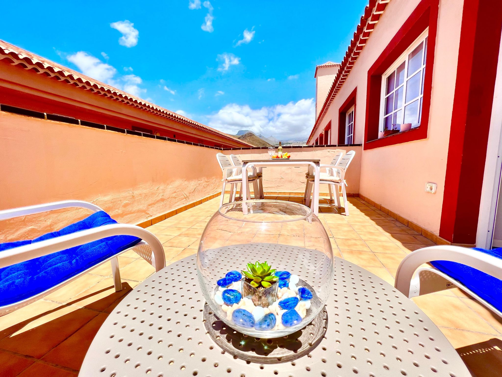 Appartement in Los Cristianos mit gemeinsamem Pool und Terrasse-Outside