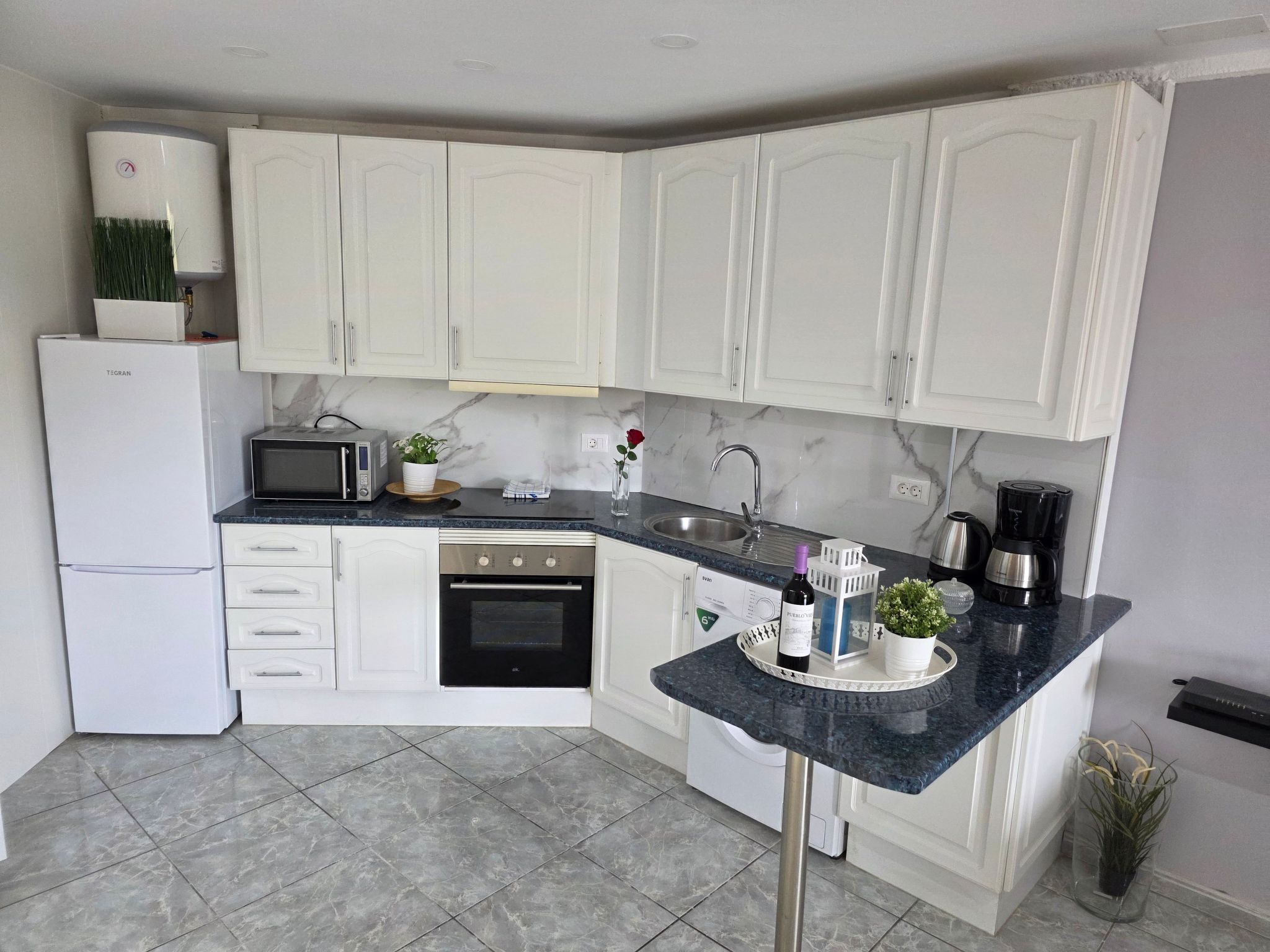 Wohnung mit beheiztem gemeinsamem Pool-Image-tags.info