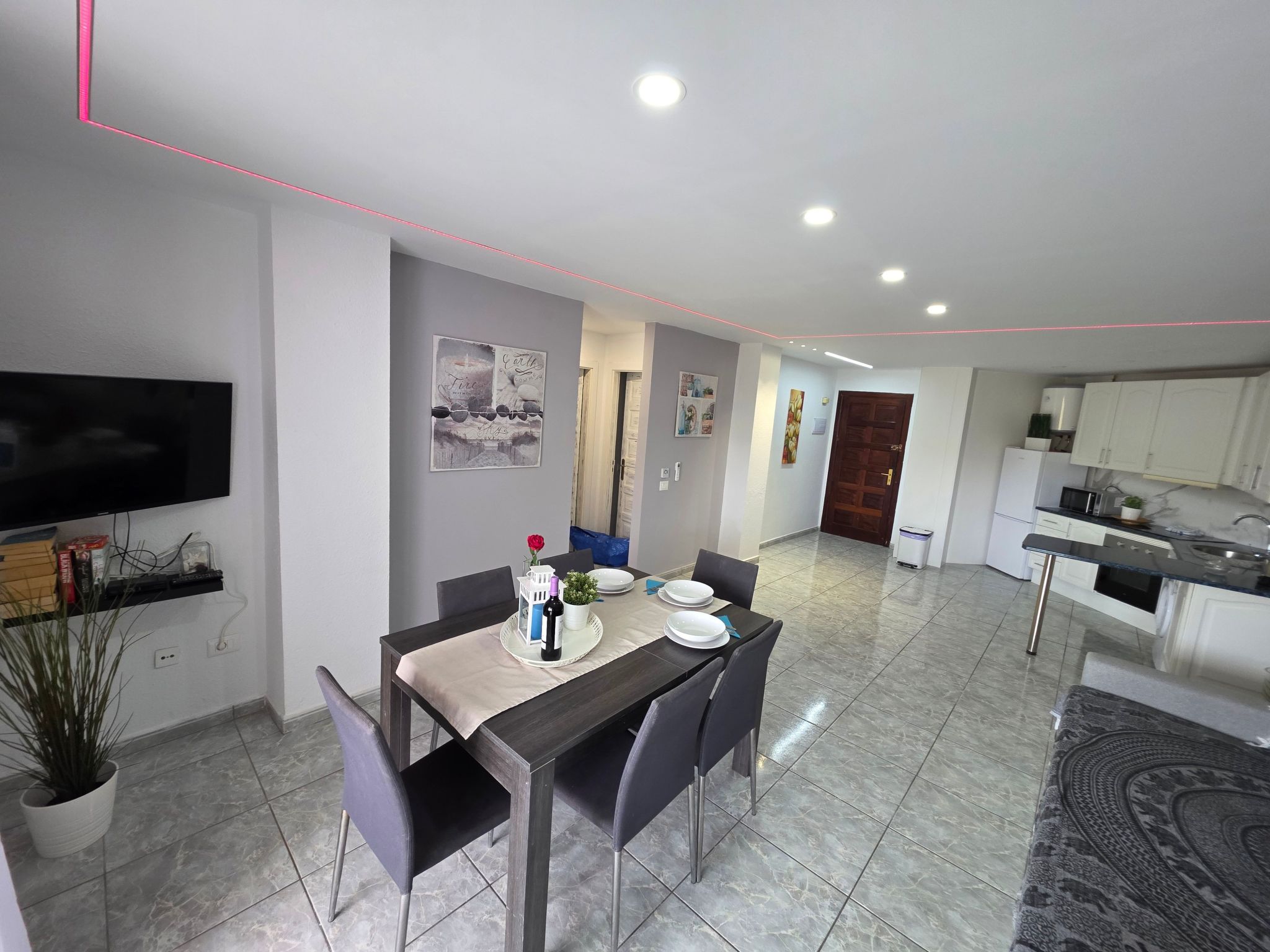 Wohnung mit beheiztem gemeinsamem Pool-Image-tags.info