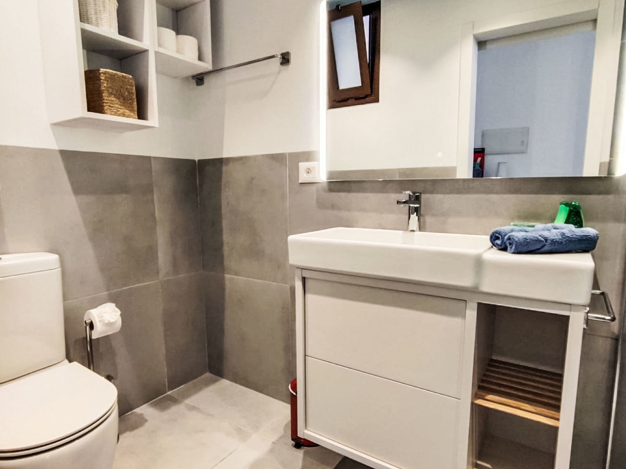 Ruhige, charmant renovierte Wohnung, Terrasse, P